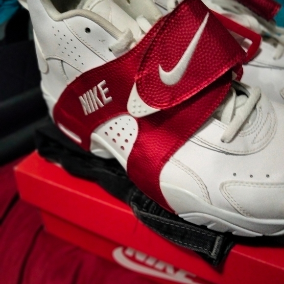 Nike basketball shoes - Picture 3 of 5